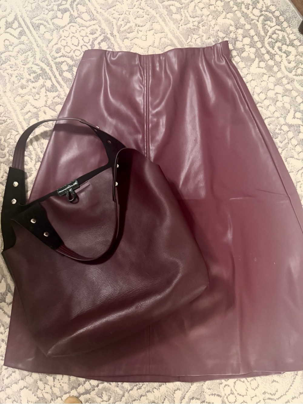 Tory Burch Dark Green Tote with Burgundy Handles - Picture 2 of 14